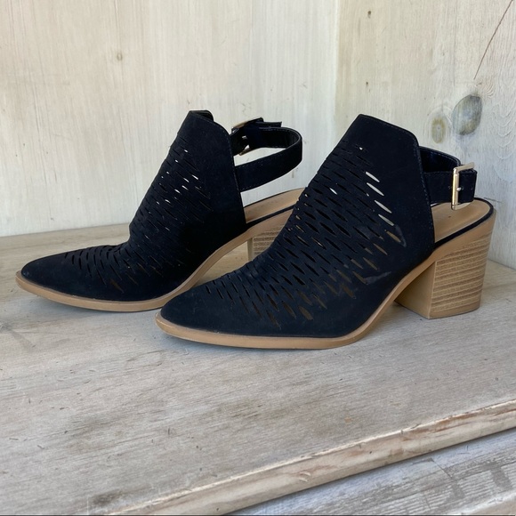 Black perforated stacked heel buckle bootie shoes - Picture 7 of 7